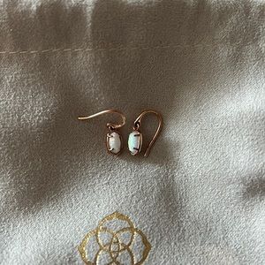 Kendra Scott Earrings in rose gold/opal